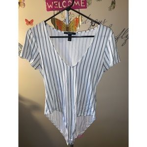 FOREVER21 STIRP BODYSUIT 💫